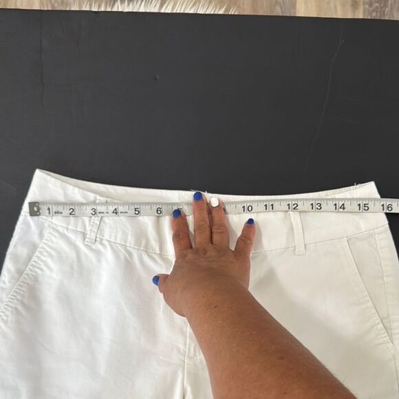 LIZ CLAIBORNE White Capris Size 6 - Picture 4 of 8